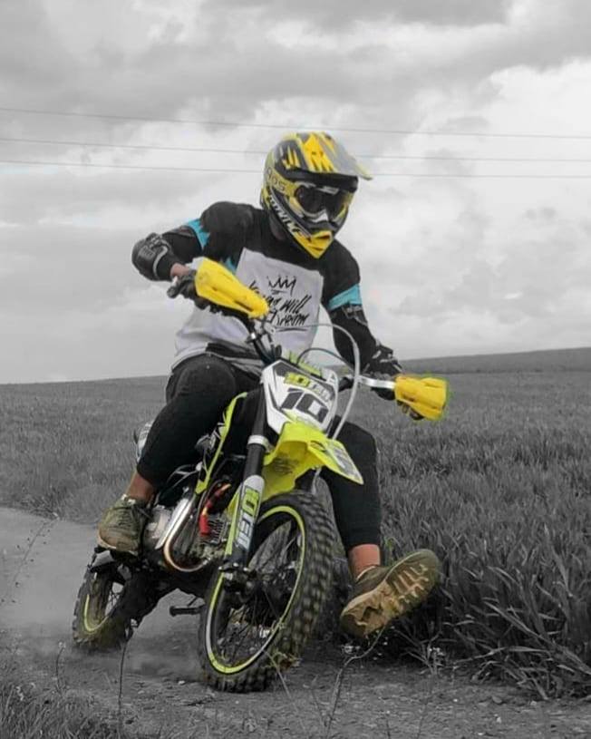 10Ten 140R riding photo